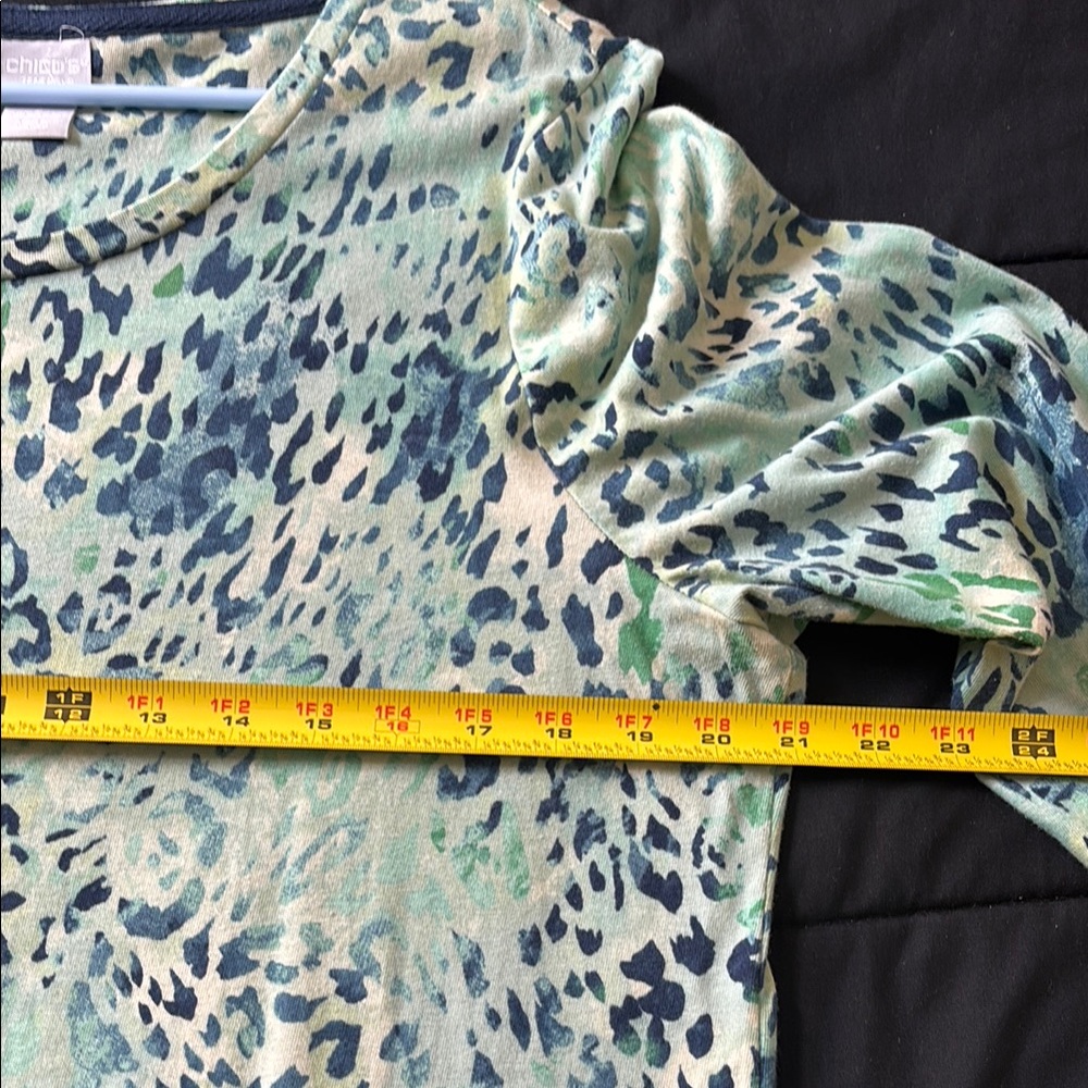 Chico’s Zenergy Leopard print  Green and Blue Women's Top size 2 - Picture 6 of 7
